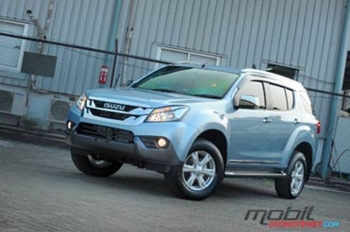 Isuzu mu-X Tetap Menantang Meski Telat Datang