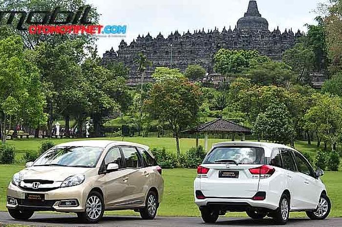 Sensansi Honda Mobilio di Candi Pranbanan dan Borobudur