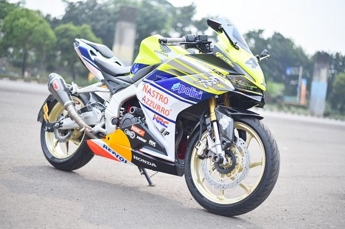 Pakai Livery Valentino Rossi Di Gp500 All New Honda Cbr250rr Sukses Tampil Beda Gridoto Com