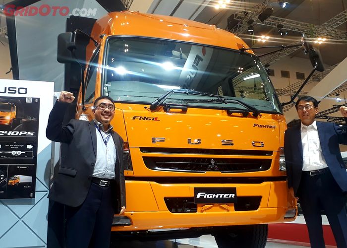 Mitsubishi Fuso Fighter Hadir Dengan Kabin Yang Lebih Nyaman Gridoto Com Truk kepala kuning yang melegenda di indonesia. mitsubishi fuso fighter hadir dengan