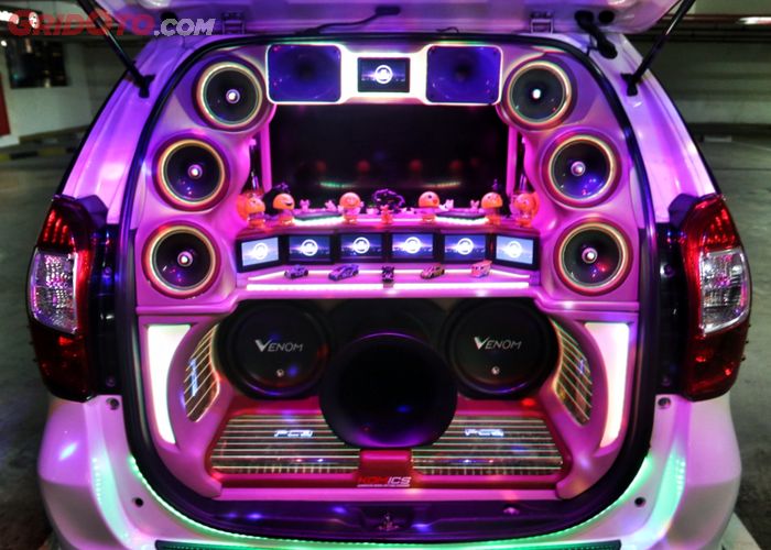 Box sound system mobil shop