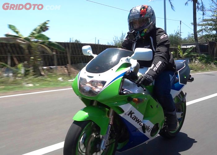 Nyoba Kawasaki Ninja 250 4 Silinder Zxr 250 Yang Lama Aja Asyik Gimana Yang Baru Gridoto Com