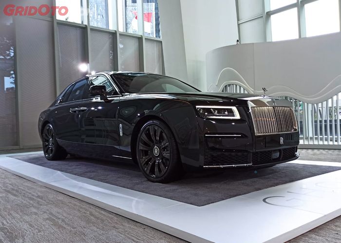 RollsRoyce Black Badge Ghost resmi hadir di Indonesia