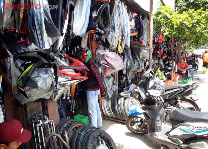 Di Sini Tempatnya Lapak Part Dan Body Motor Bekas Di Jakarta Timur