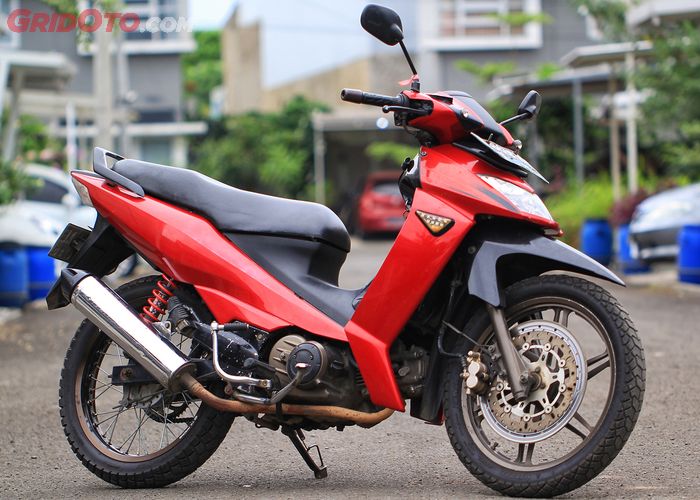 Nostalgia Kawasaki Zx130 Motor Bebek Unik Yang Tangkinya Ada Di Depan Gridoto Com