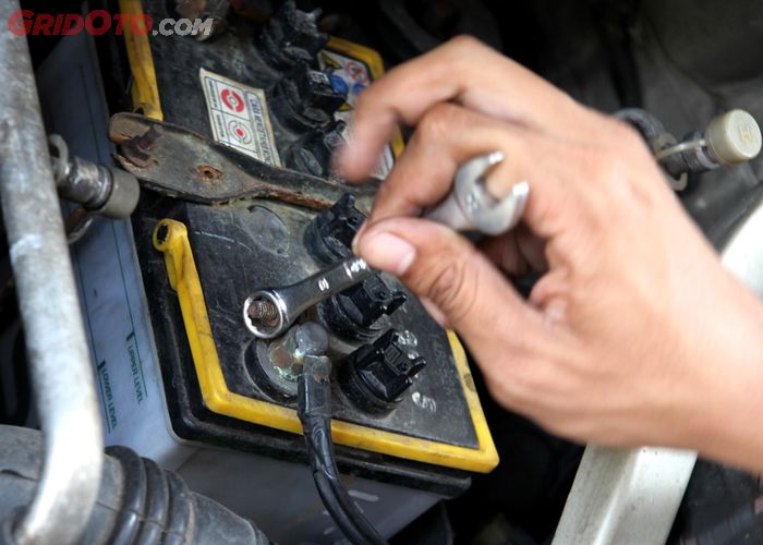 Tips Tinggalkan Mobil Di Rumah 4 Aki Jangan Dicabut Gridoto Com