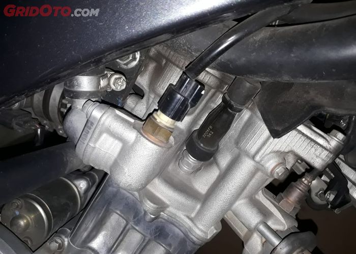 Tips Memasang Busi Di Mesin Motor Yang Benar Begini Caranya Gridoto Com