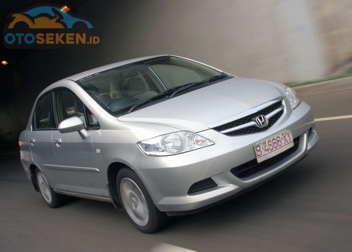 Honda City 1.4 Teszt Lexus