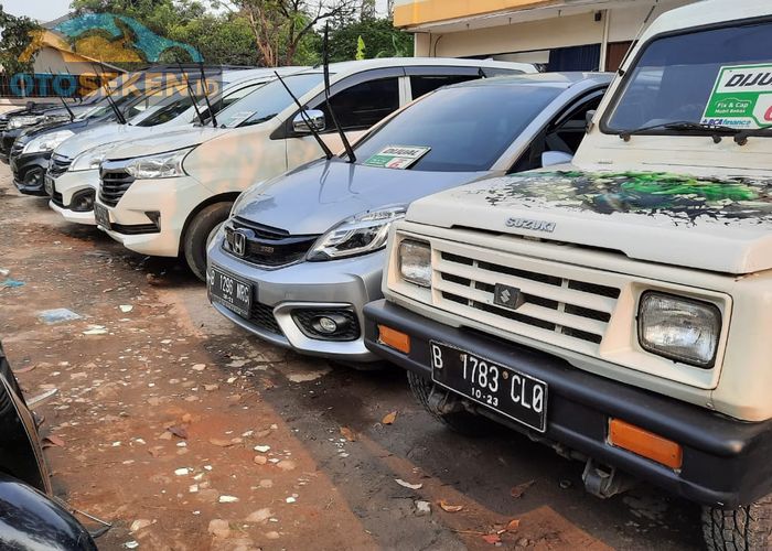 Pilihan Mobil Bekas Murah di Showroom FM Auto Mobil, Dp ...