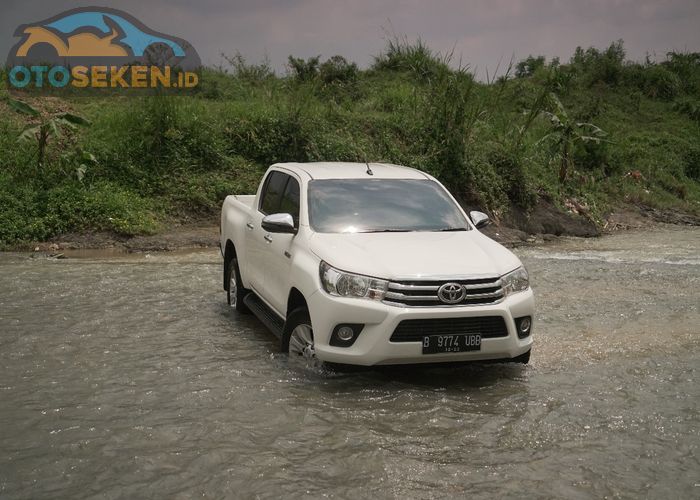 toyota hilux dan strada triton pikap seken kini cuma rp 70 jutaan simak daftarnya semua halaman gridoto com