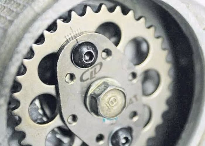 Fungsi Gigi Sentrik Adjustable di Motor, Bisa Dongkrak Akselerasi 