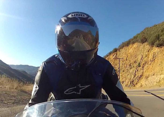 Pakai Visor Iridium di Helm Motor 