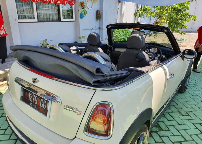 MINI Cooper S Convertible 2010 Dilelang, Harga Dasar Seperti Sienta, Catat  Tanggalnya - GridOto.com