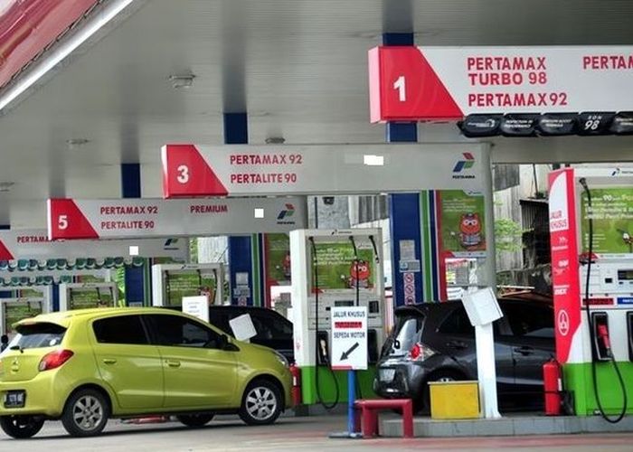 April 2022, Harga Pertamax Bisa Sentuh Rp 16 Ribu per Liter, Pemilik Kendaraan Bensin Harap-harap Cemas - GridOto.com