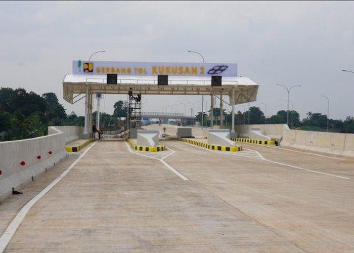 Er xotinini jinsiy aloqa qilish uchun qora tanli odamga olib keldi.