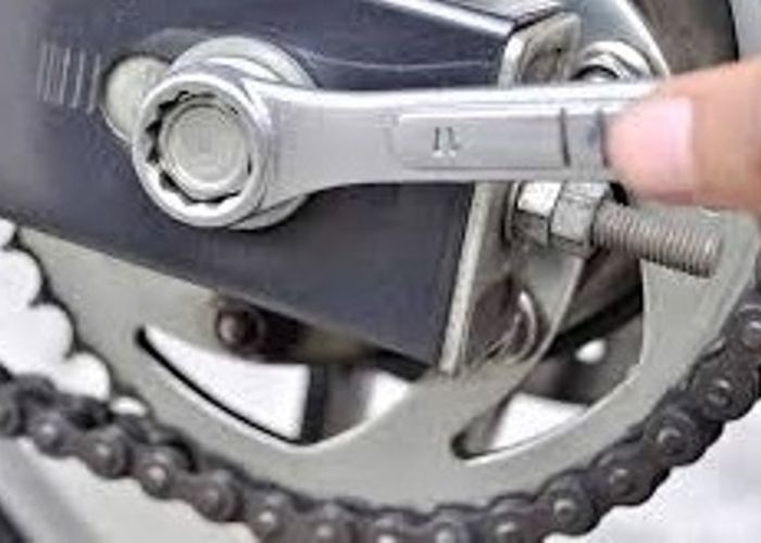 Rantai Motor Mulai Kendur Yuk Kencangkan Lagi Begini Caranya Gridoto Com