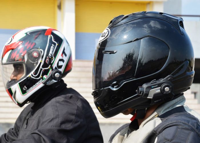 Pakar Safety Riding Terangkan Cara Penggunaan Intercom Helm Yang Aman Gridoto Com