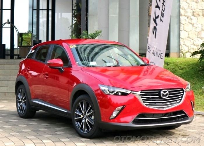 Hai Para Eksekutif Muda, Pilih Honda Civic Hatchback Atau Mazda CX 