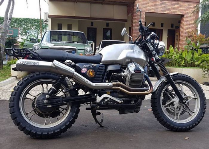 Moto Guzzi v7 Scrambler
