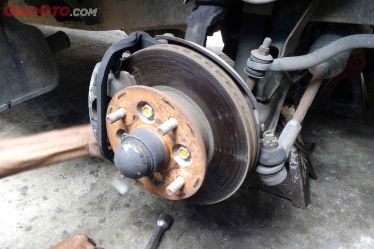 Cek Rutin Rem Cakram Mobil Bisa Dilakukan Sendiri Begini Caranya Gridoto Com