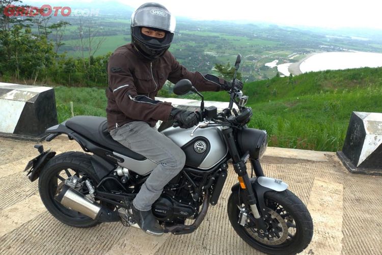 Penasaran Sama Benelli Leoncino 500 Simak Videonya Test Ride Nya Gridoto Com
