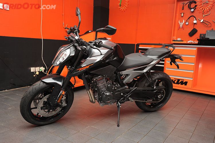 Sangarnya Naked Bike KTM 790 Duke 