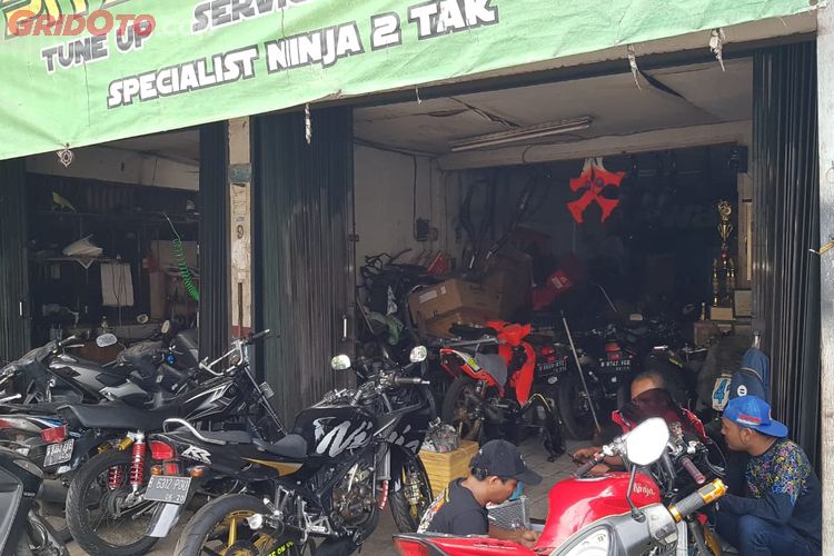Pitstop Tpz Bengkel Spesialis Kawasaki Ninja 150 Dan Motor 2 Tak Gridoto Com
