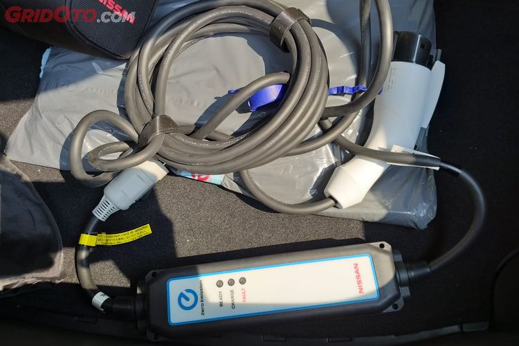 Ini Dia Spesifikasi Colokan Bawaan Mobil Listrik Nissan Leaf Gridoto Com