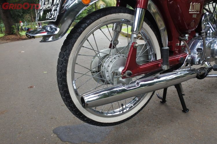 Ngoprek Santuy Begini Cara Bersihkan White Wall Di Ban Motor Gridoto Com