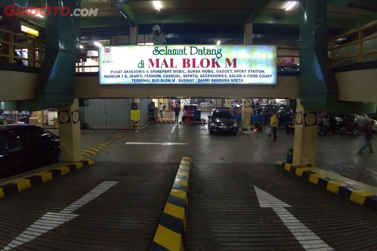 Akibat Virus Corona Pusat Onderdil Mobil Blok M Mall Kehilangan Konsumen Hingga 50 Persen Gridoto Com