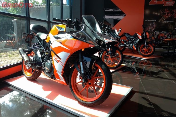 Simulasi Kredit Sport Fairing Ktm Rc 250 Terinspirasi Dari Moto3 Angsuran Termurah Rp 2 Jutaan Gridoto Com