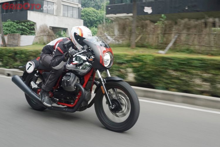 Moto Guzzi v7 III Racer