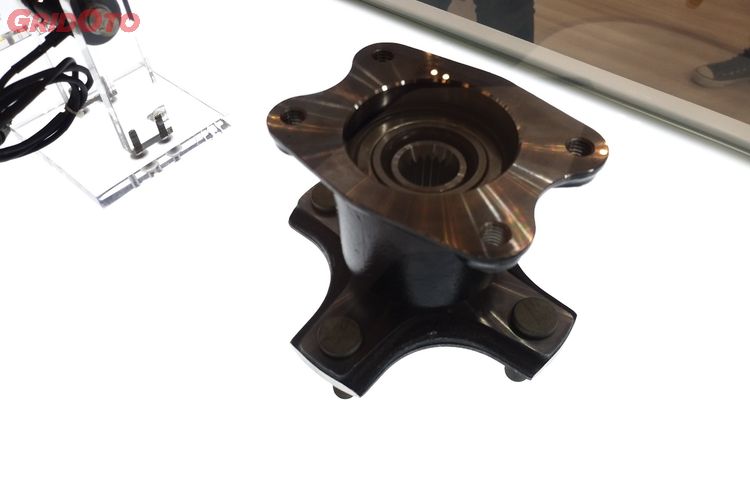 Jinsiy olatni kesib, qin yasadilar.