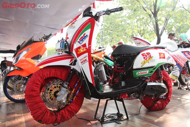 Ban Roadrace Scoopy - Modif Honda Scoopy Racing Look Road ...
