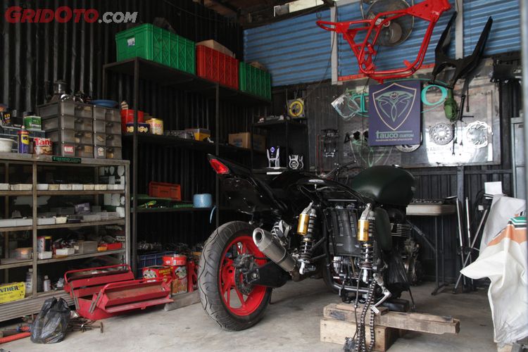 Bengkel Custom Motor Ini Konsisten Pakai Plat Galvanis Dari Tahun