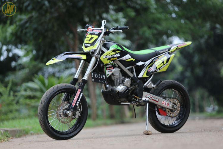 Wah Keren Kawasaki Klx150 Bf Satu Ini Diubah Jadi Supermoto Gridoto Com