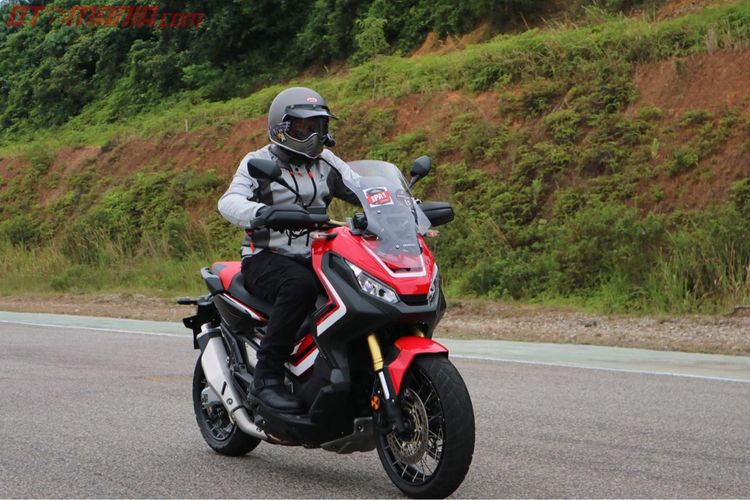 Honda Adv150 Sudah Heboh Masih Ada Skutik Adventure 250 Dan 300 Cc Gridoto Com