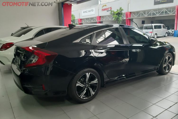 Honda Civic Turbo Bekas 2016 Harga Di Atas Rp 300 Juta Pajak Tahunan Mahal Gridoto Com