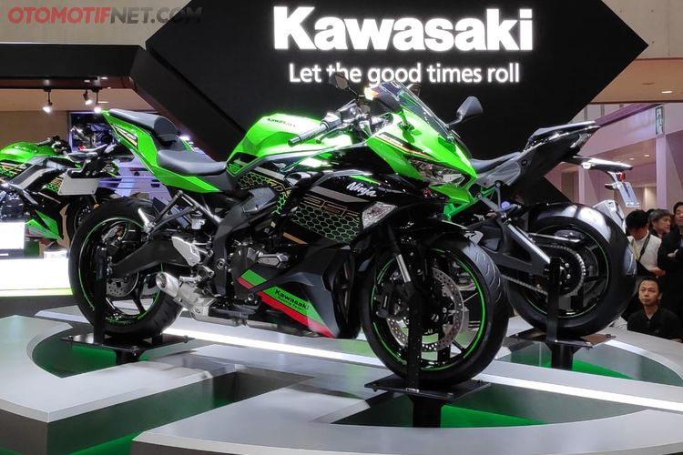 Kawasaki Zx 25r 4 Silinder Mirip Ninja 250 2 Silinder Sebenarnya