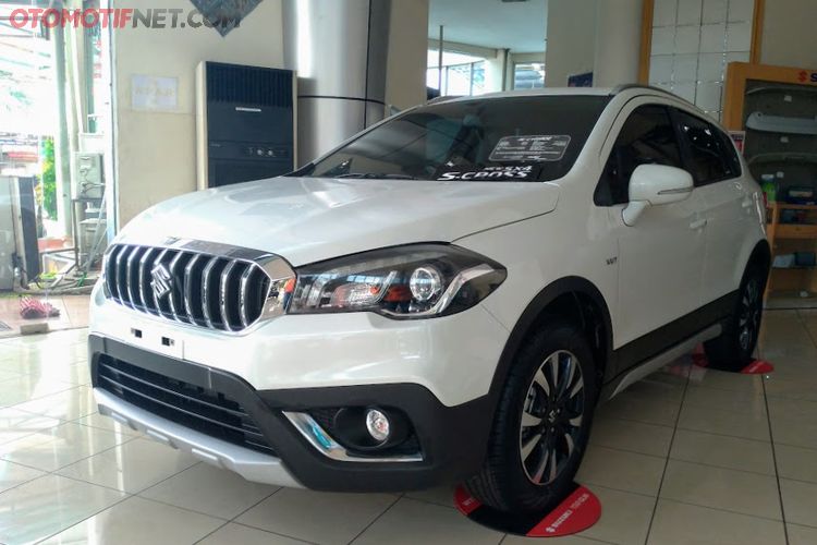 Suzuki Sx4 S Cross Baleno Dan Ignis Sisa Rakitan 2019 Diskon Besar Sampai Rp 38 Juta Gridoto Com