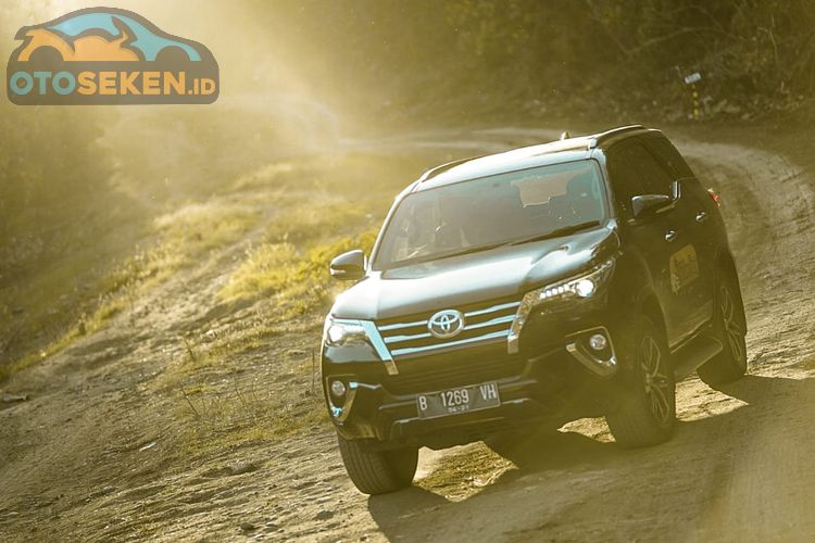 Toyota Fortuner Dan Mitsubishi Pajero Bekas Jadi Suv Mewah Favorit Gridoto Com