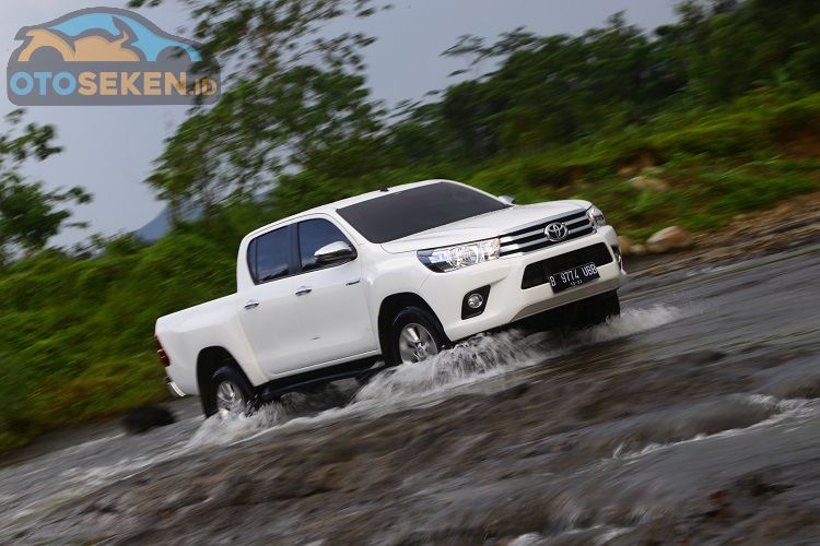 terbaru toyota hilux double cabin