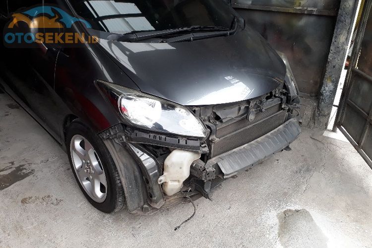 Bengkel Cat  Mobil  Jakarta Timur gambar spanduk