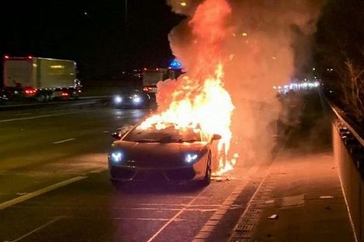 Lamborghini Gallardo Ludes Terbakar Usai Servis Habis Rp 186 Juta Semua Halaman Gridoto Com