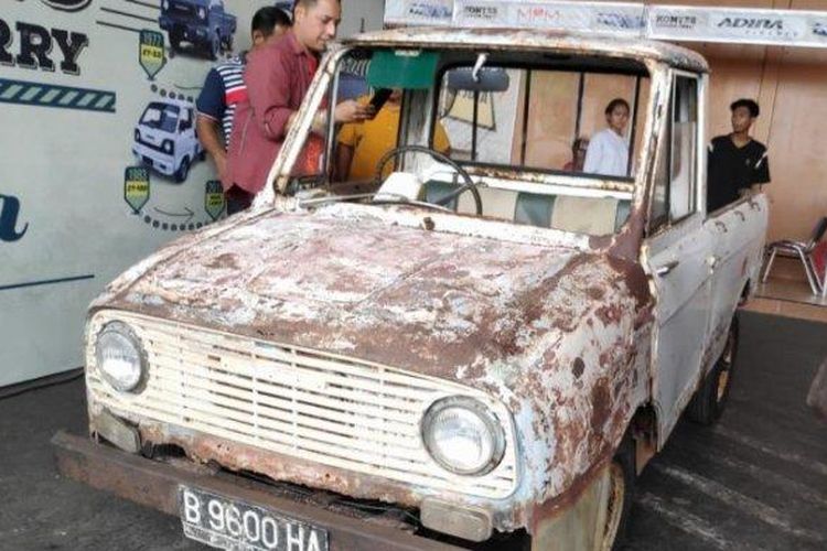 Pikap Suzuki Carry Tertua Di Indonesia Ada Di Semarang Tampang Ngenes Distarter Masih Jreng Gridoto Com