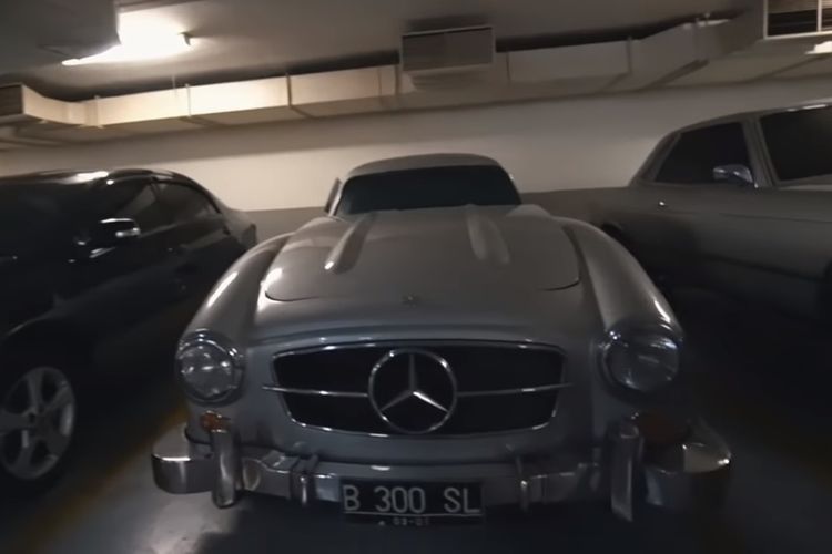 Sisi Lain Bj Habibie Koleksi Puluhan Mobil Klasik Punya Mercedez Benz 300sl Gullwing Juga Gridoto Com<script async src=