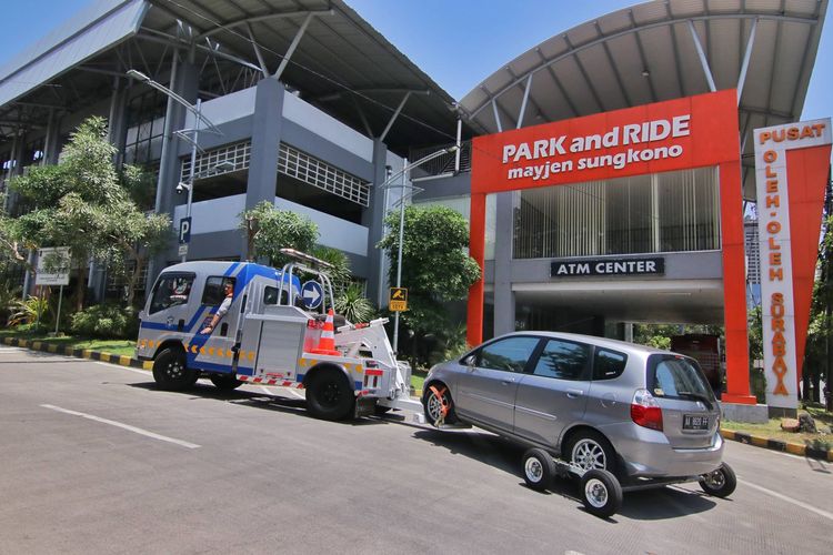 Dishub Surabaya Punya Mobil Derek Baru Dilengkapi Fitur Canggih Buat Angkut Pelaku Parkir Liar Gridoto Com