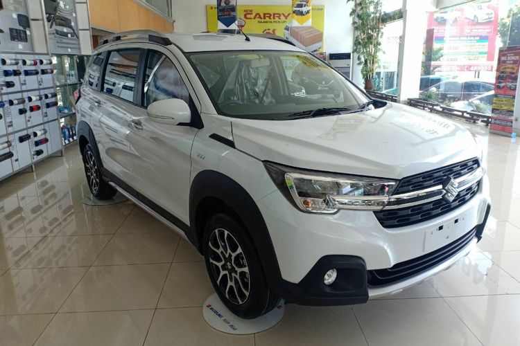 Ada 8 Varian Warna Suzuki Xl7 Mana Yang Paling Keren Gridoto Com
