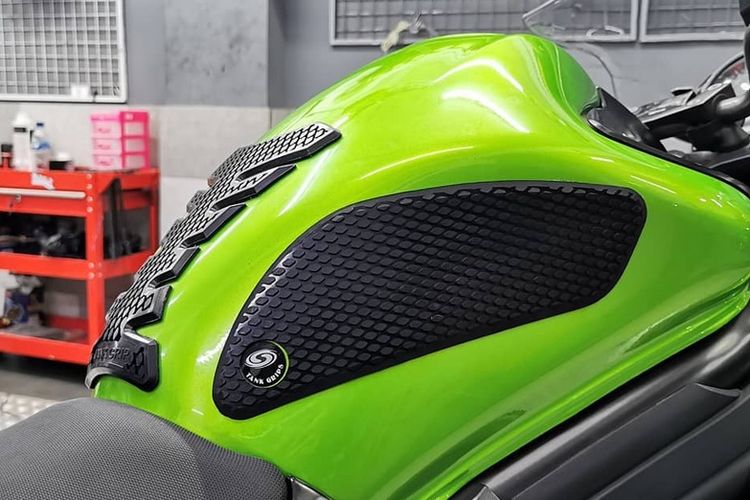Selain Buat Gaya Ini Fungsi Utama Tank Pad Dan Deck Pad Di Motor Gridoto Com