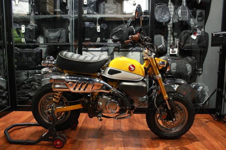 Modifikasi Honda Monkey Jadi Si Mungil Hedon Dijejali Part Premium Gridoto Com